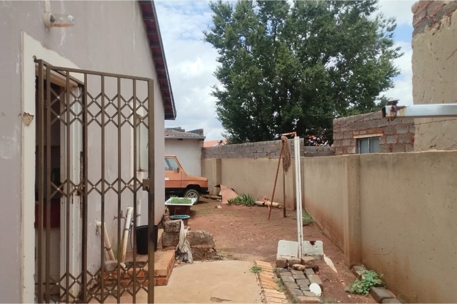 2 Bedroom Property for Sale in Lufhereng Gauteng