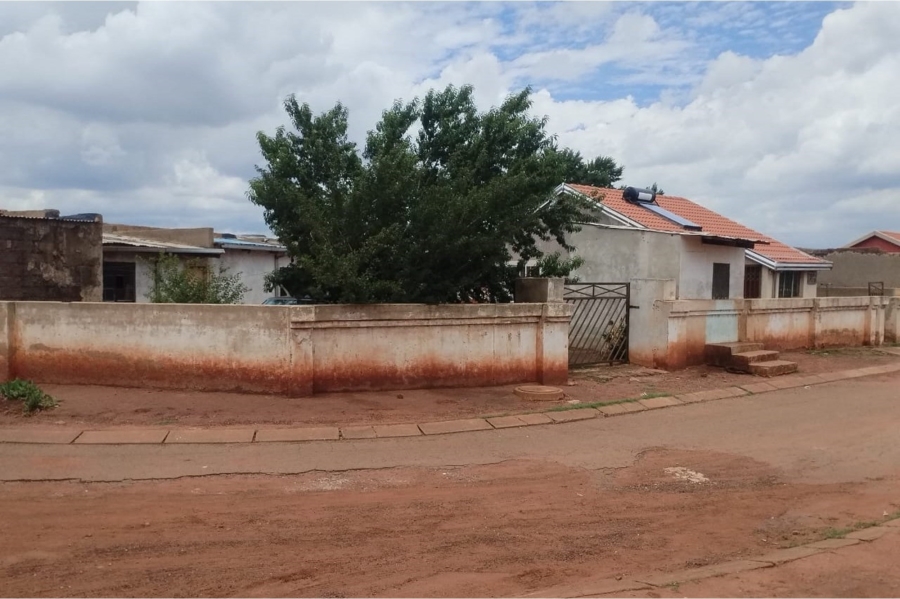 2 Bedroom Property for Sale in Lufhereng Gauteng