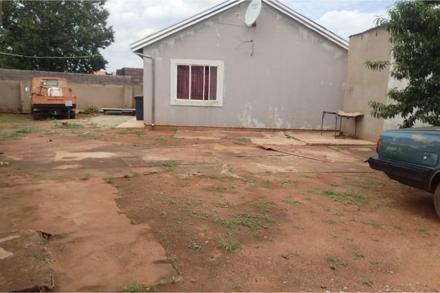 2 Bedroom Property for Sale in Lufhereng Gauteng