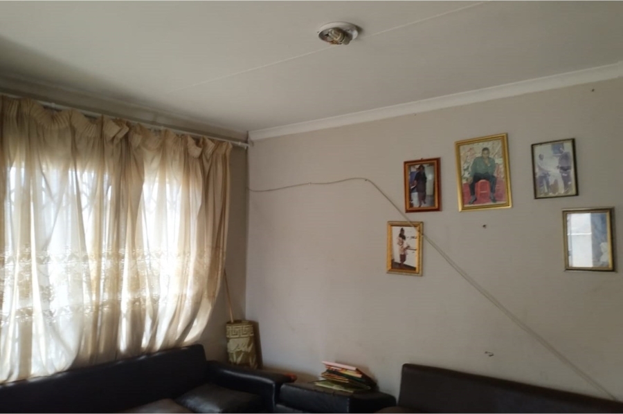 2 Bedroom Property for Sale in Lufhereng Gauteng