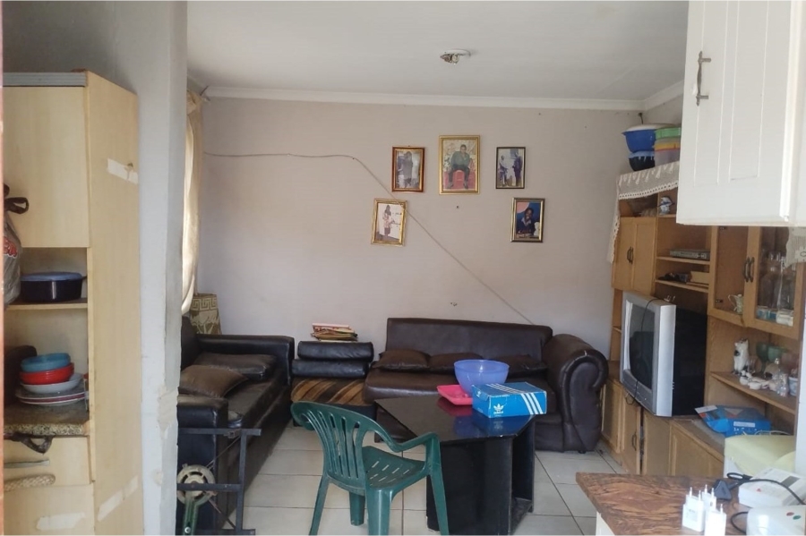 2 Bedroom Property for Sale in Lufhereng Gauteng