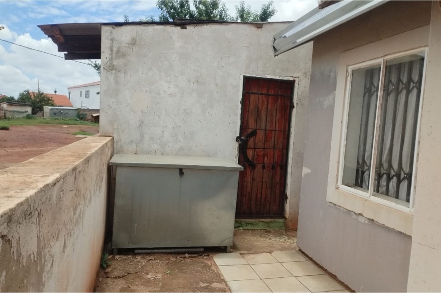 2 Bedroom Property for Sale in Lufhereng Gauteng