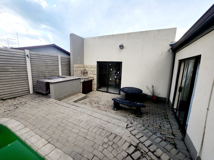 4 Bedroom Property for Sale in Riversdale Gauteng