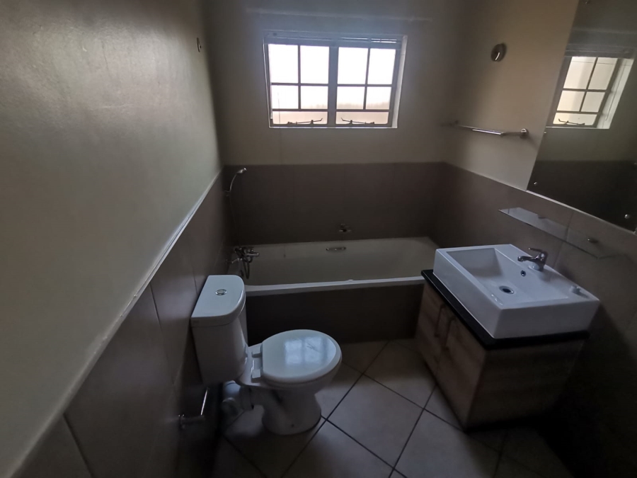 To Let 2 Bedroom Property for Rent in Monavoni A H Gauteng