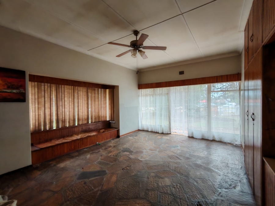 4 Bedroom Property for Sale in Risiville Gauteng