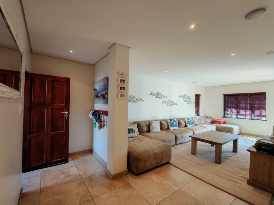 4 Bedroom Property for Sale in Three Rivers Proper Gauteng