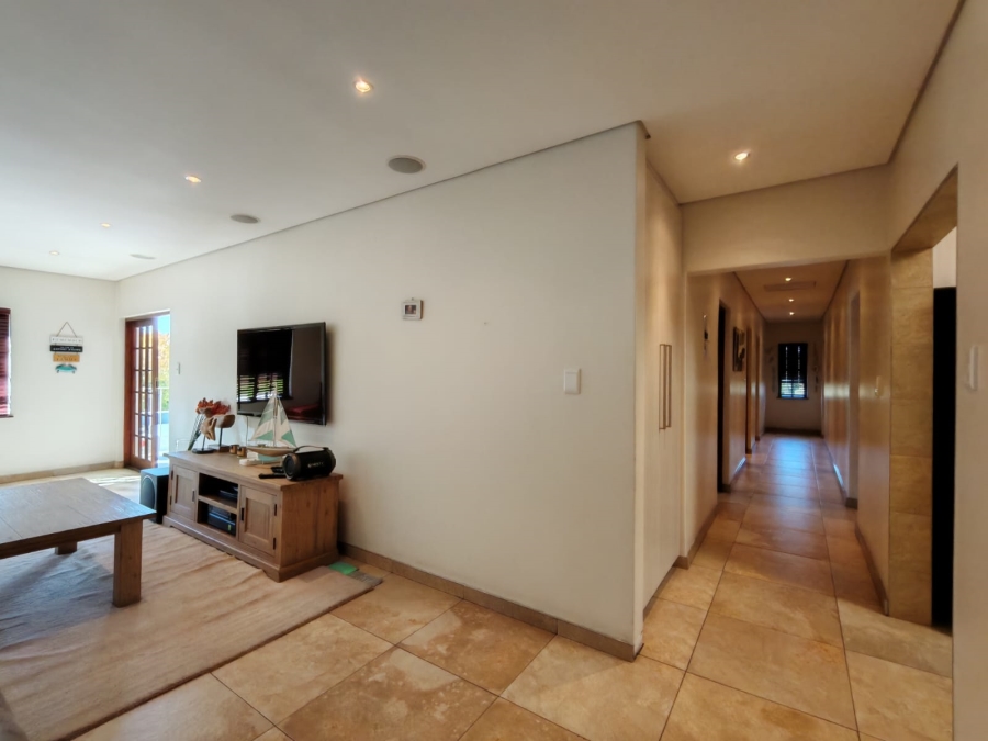 4 Bedroom Property for Sale in Three Rivers Proper Gauteng