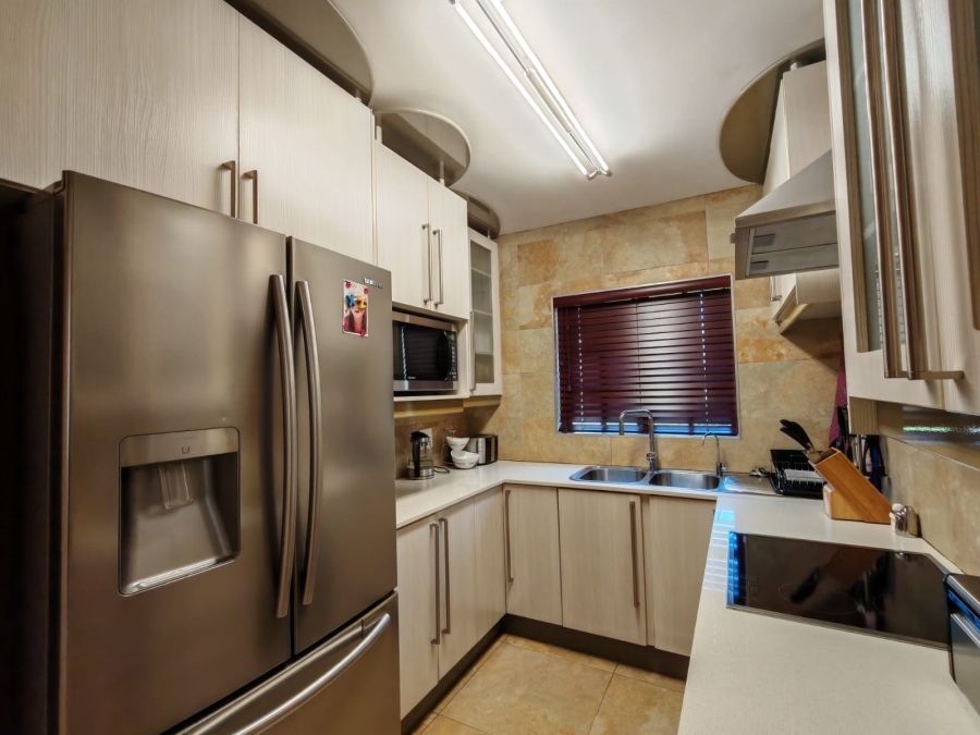 4 Bedroom Property for Sale in Three Rivers Proper Gauteng