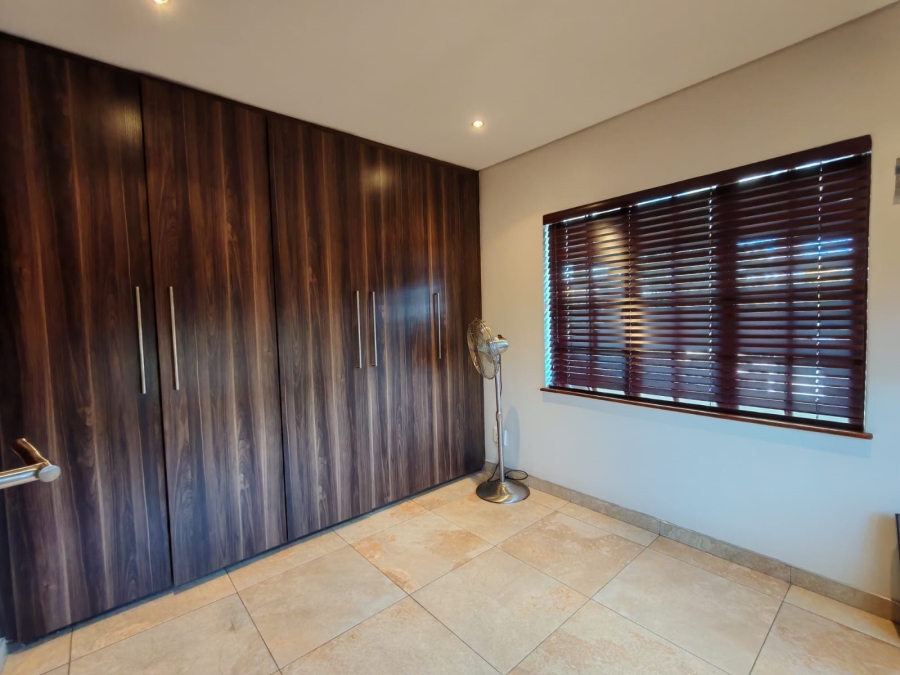 4 Bedroom Property for Sale in Three Rivers Proper Gauteng