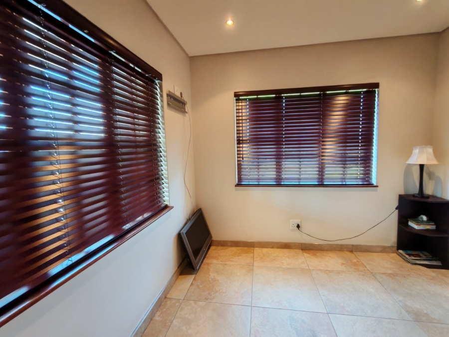 4 Bedroom Property for Sale in Three Rivers Proper Gauteng
