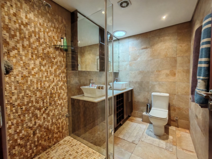 4 Bedroom Property for Sale in Three Rivers Proper Gauteng