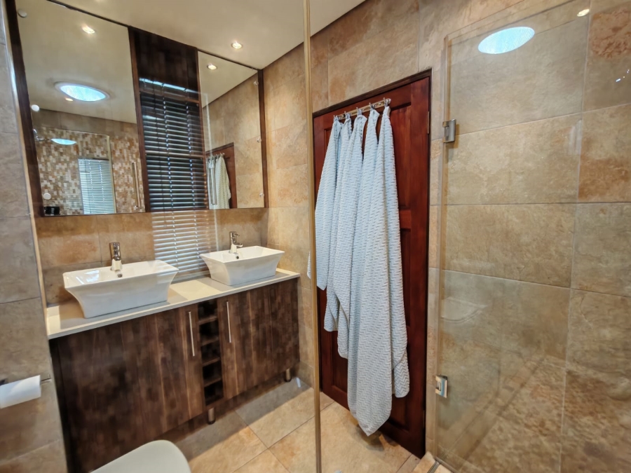 4 Bedroom Property for Sale in Three Rivers Proper Gauteng