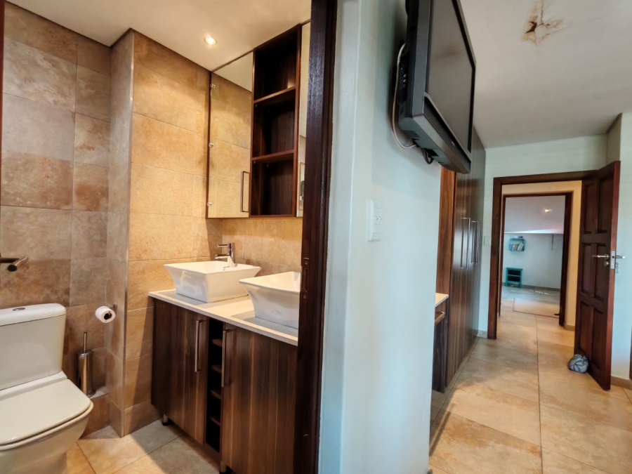 4 Bedroom Property for Sale in Three Rivers Proper Gauteng
