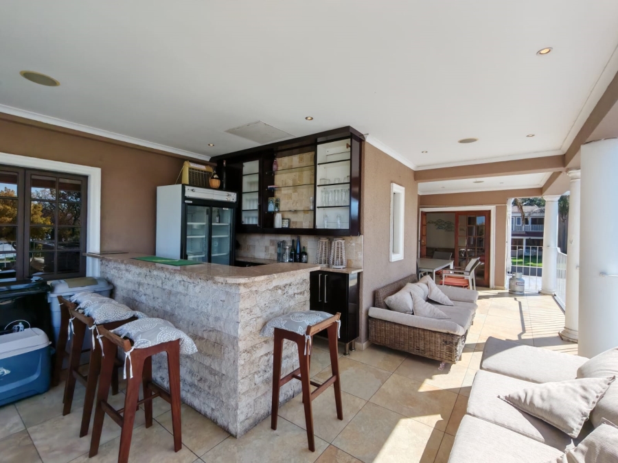 4 Bedroom Property for Sale in Three Rivers Proper Gauteng