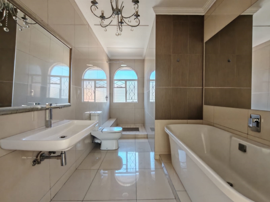 3 Bedroom Property for Sale in Three Rivers Proper Gauteng