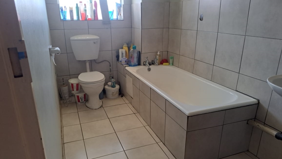 1 Bedroom Property for Sale in Vanderbijlpark CW 3 Gauteng