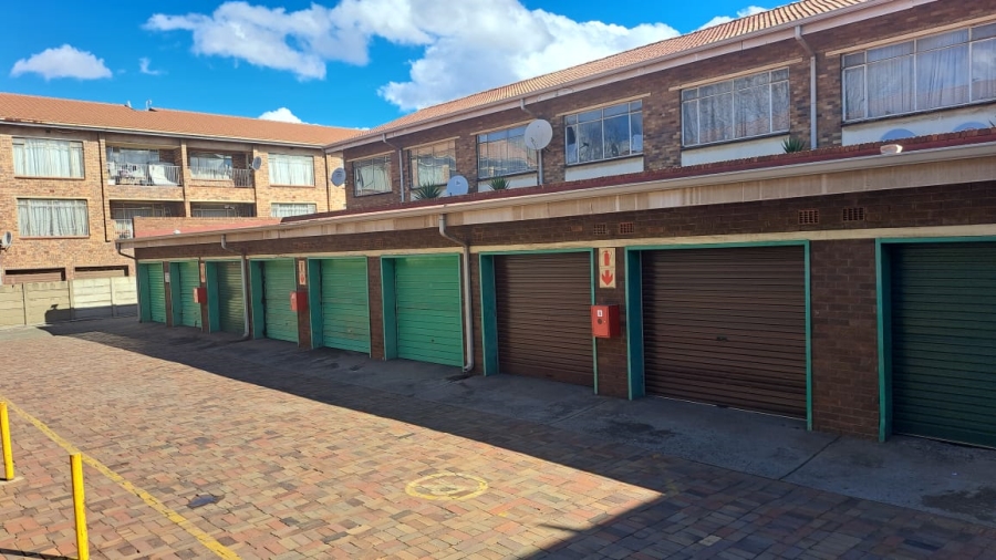 1 Bedroom Property for Sale in Vanderbijlpark CW 3 Gauteng