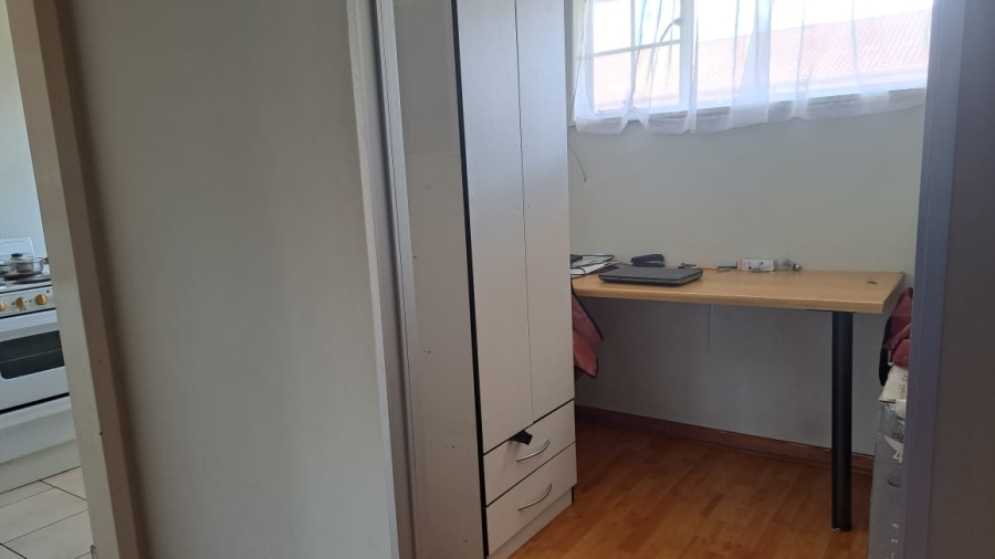 1 Bedroom Property for Sale in Vanderbijlpark CW 3 Gauteng