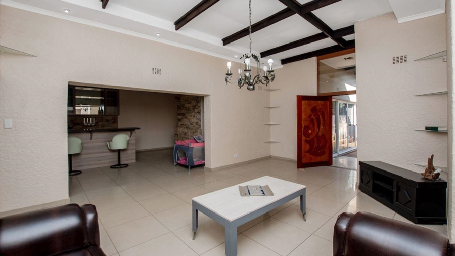 3 Bedroom Property for Sale in Kenleaf Gauteng