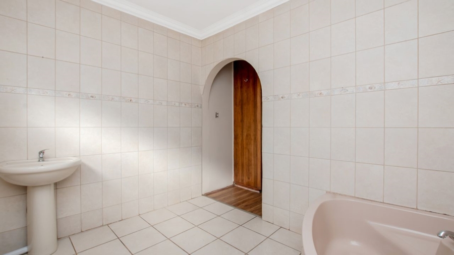 3 Bedroom Property for Sale in Kenleaf Gauteng