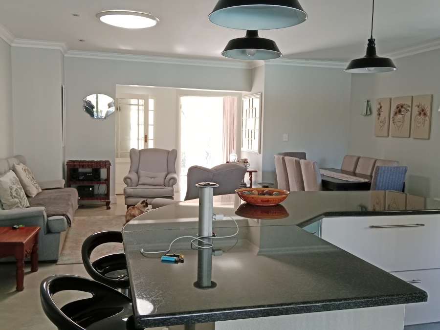 3 Bedroom Property for Sale in Brackendowns Gauteng