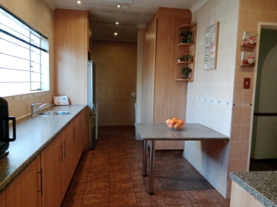 3 Bedroom Property for Sale in Brackenhurst Gauteng