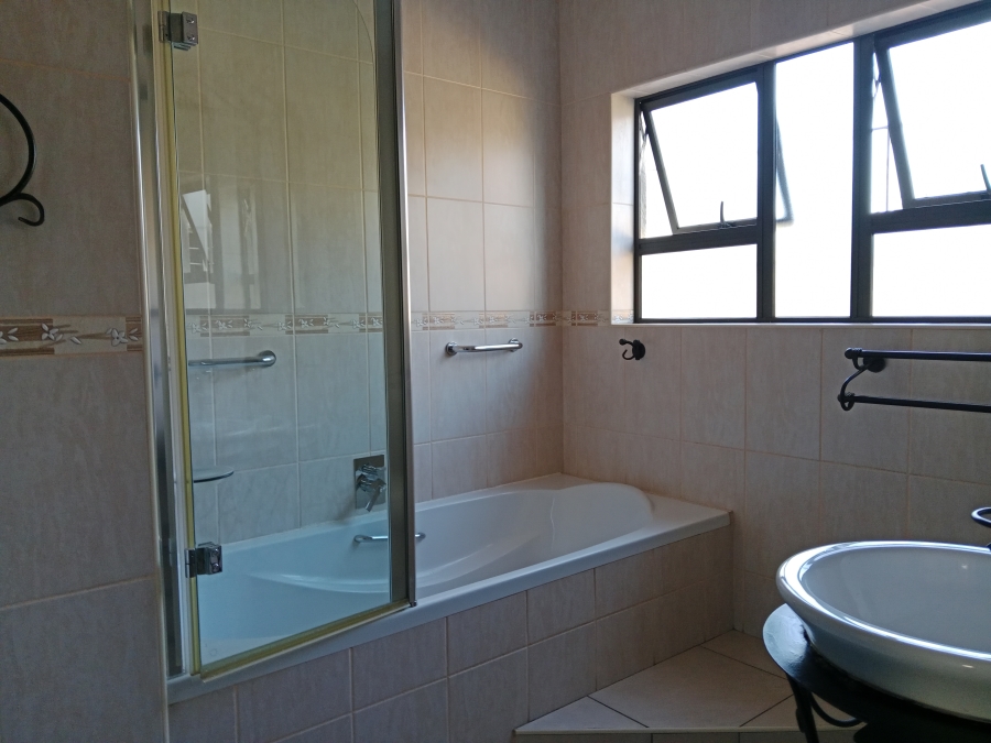 3 Bedroom Property for Sale in Brackenhurst Gauteng