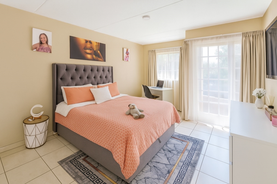 2 Bedroom Property for Sale in Noordwyk Gauteng