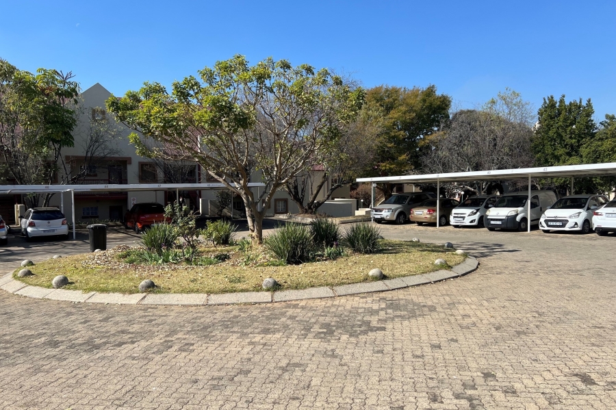 2 Bedroom Property for Sale in Noordwyk Gauteng