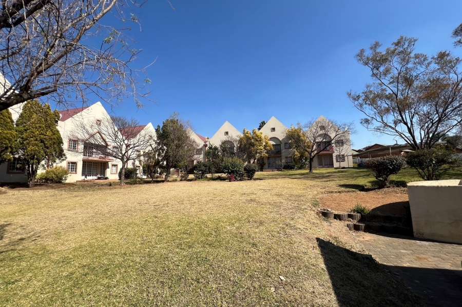 2 Bedroom Property for Sale in Noordwyk Gauteng