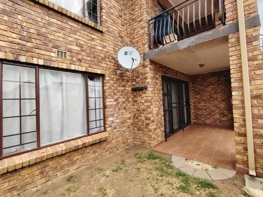 2 Bedroom Property for Sale in Sonneveld Gauteng