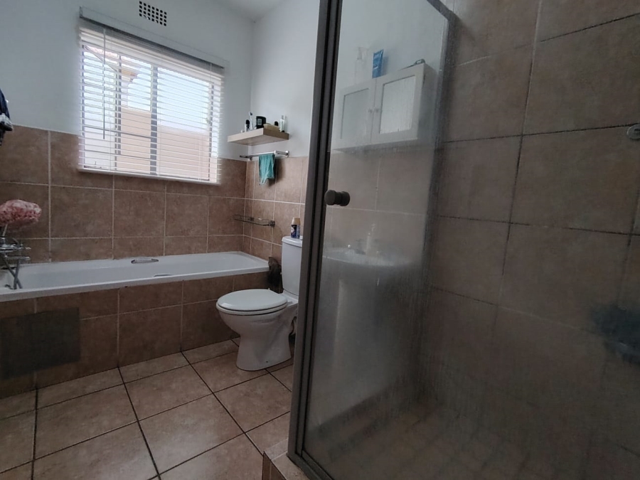2 Bedroom Property for Sale in Sonneveld Gauteng