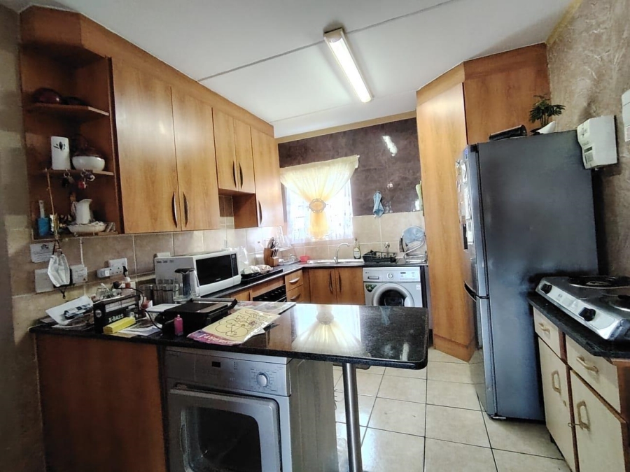 2 Bedroom Property for Sale in Sonneveld Gauteng