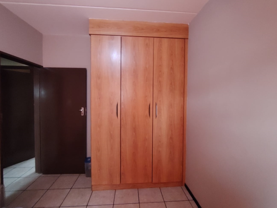 2 Bedroom Property for Sale in Sonneveld Gauteng