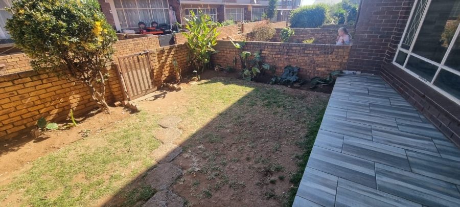 2 Bedroom Property for Sale in Brakpan Central Gauteng