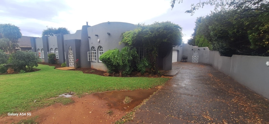 5 Bedroom Property for Sale in Anzac Gauteng