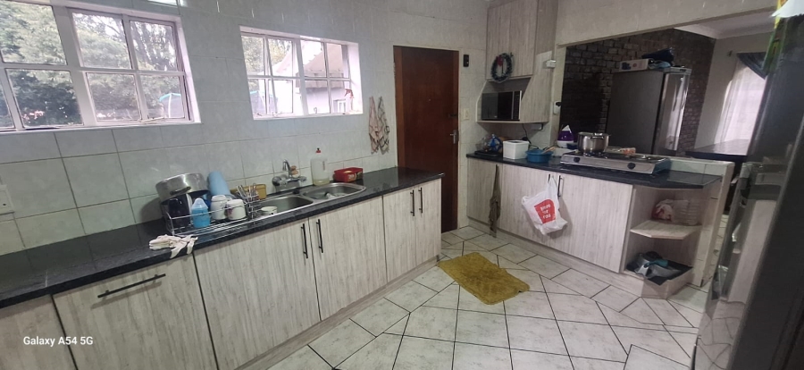 5 Bedroom Property for Sale in Anzac Gauteng