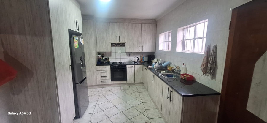 5 Bedroom Property for Sale in Anzac Gauteng