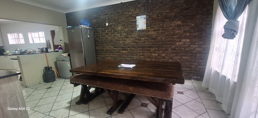 5 Bedroom Property for Sale in Anzac Gauteng