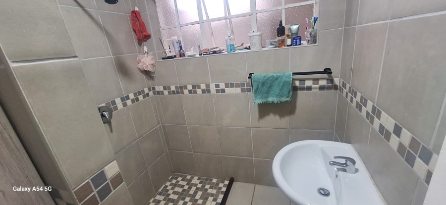 5 Bedroom Property for Sale in Anzac Gauteng