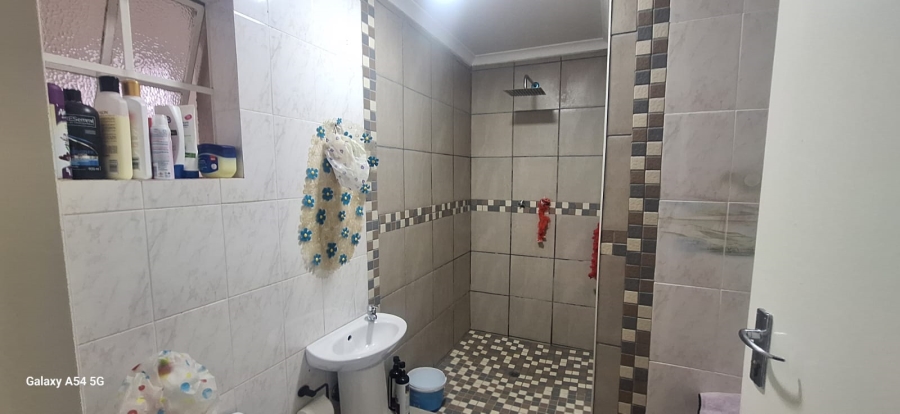 5 Bedroom Property for Sale in Anzac Gauteng