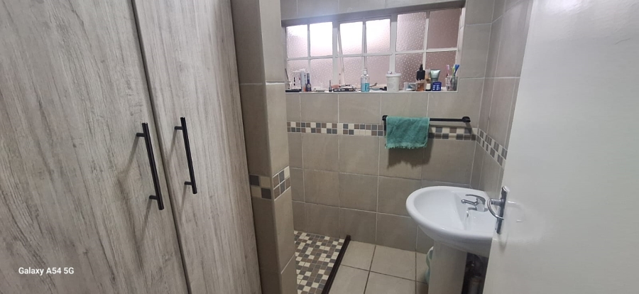 5 Bedroom Property for Sale in Anzac Gauteng