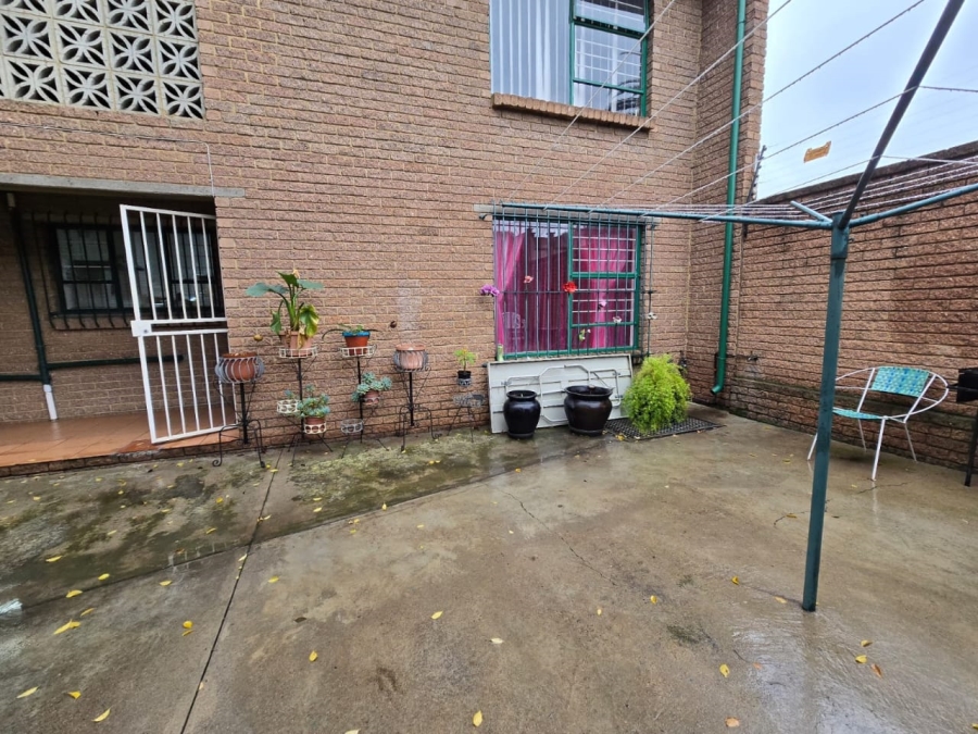 2 Bedroom Property for Sale in Brakpan Central Gauteng
