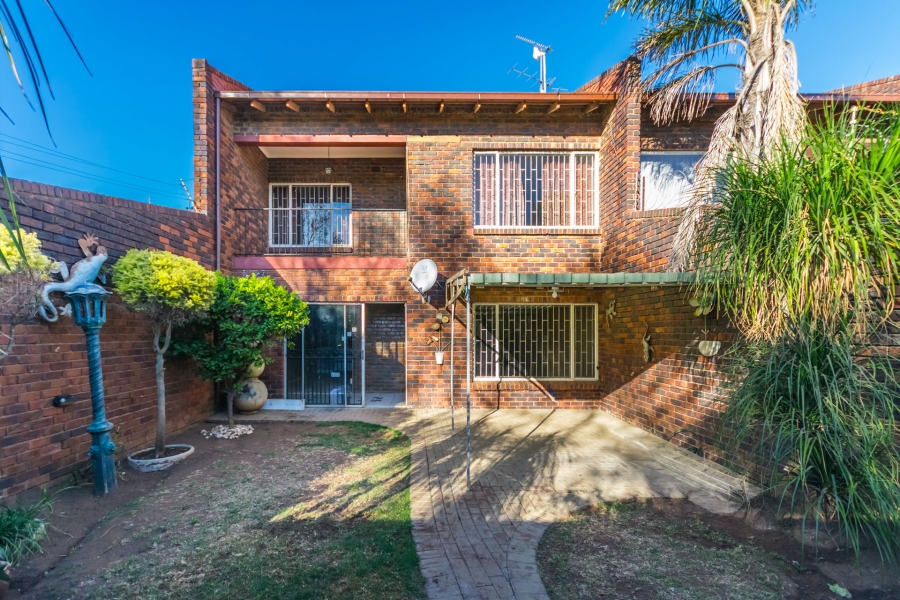 4 Bedroom Property for Sale in Greenhills Gauteng