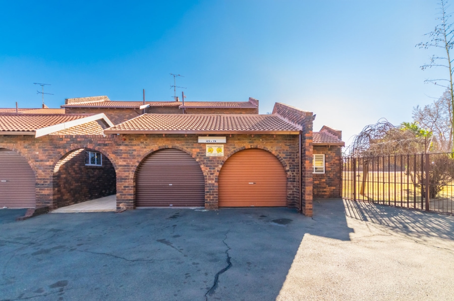 4 Bedroom Property for Sale in Greenhills Gauteng