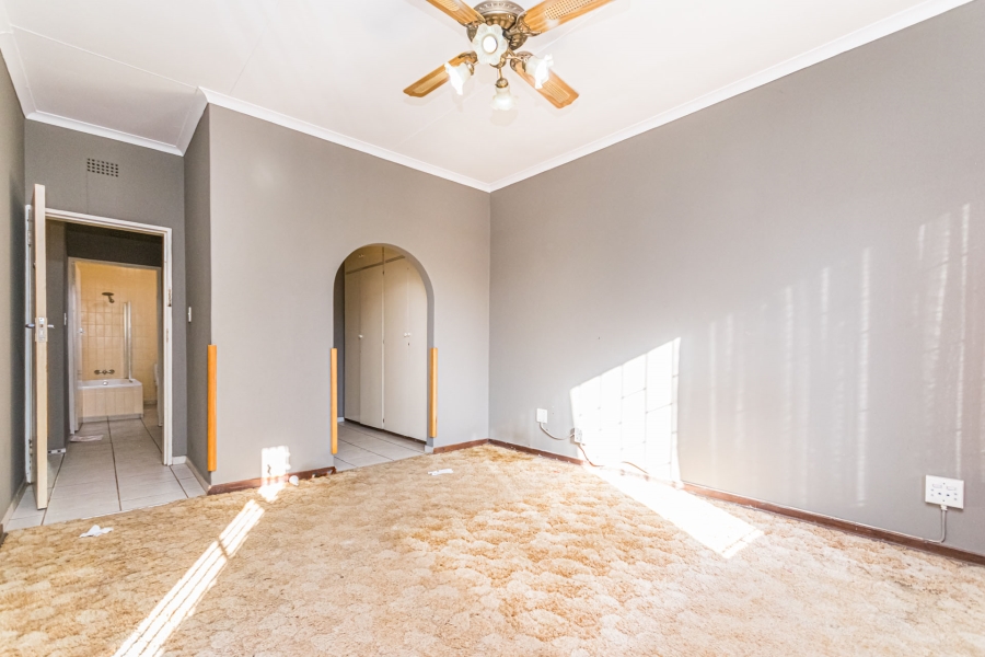 4 Bedroom Property for Sale in Greenhills Gauteng