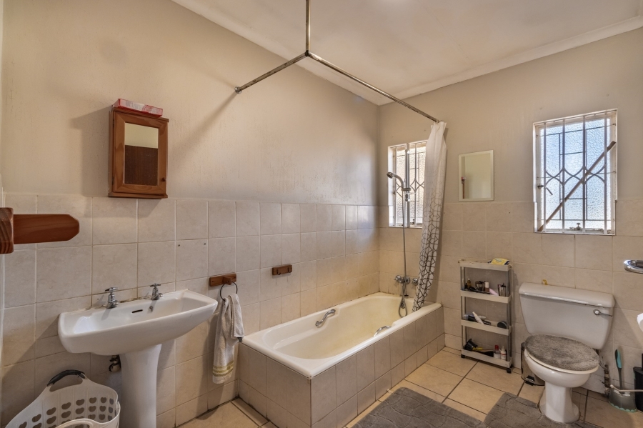 3 Bedroom Property for Sale in Wierda Park Gauteng