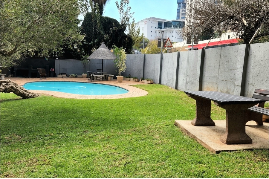 To Let 2 Bedroom Property for Rent in Sandown Gauteng