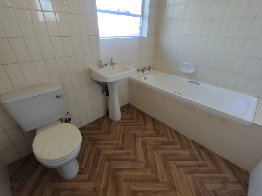 To Let 1 Bedroom Property for Rent in Linden Gauteng