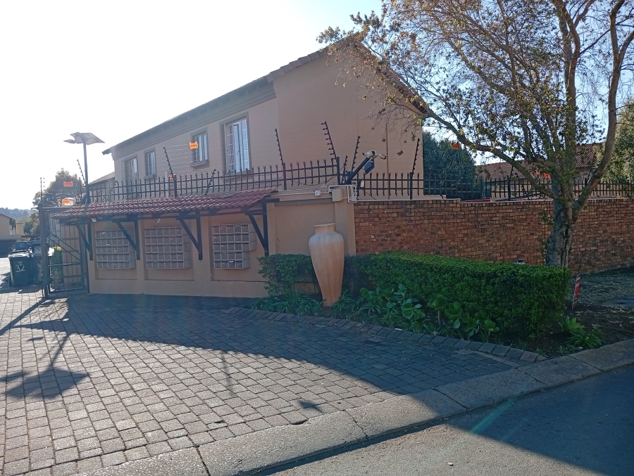 2 Bedroom Property for Sale in Willow Park Manor Gauteng